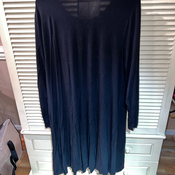 Elegant Black Long Sleeve Dress - Picture 3 of 3